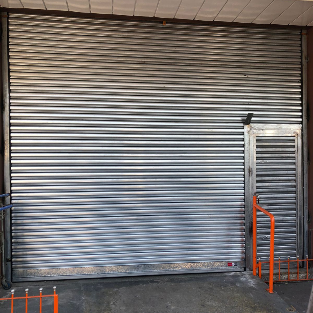 Porta de Aço na Vila Zelina – Segurança e Qualidade Sob Medida